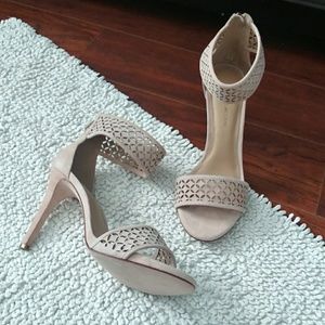 NWOT Antonio Melani Leena perforated nude pumps.